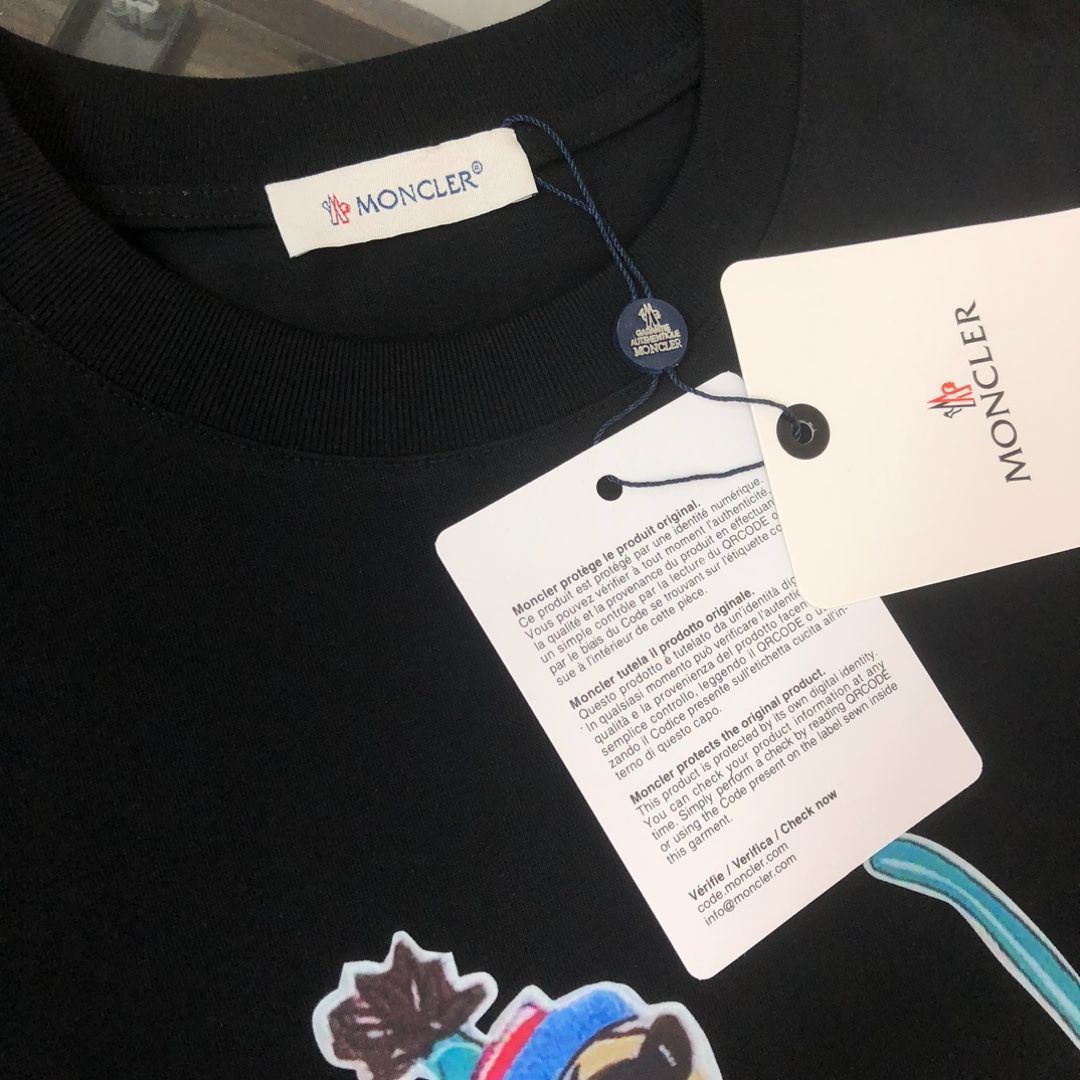 ◆MONCLEAR◆ コットン クルーネックＴシャツ 本日限定特価】MONCLER クルーネックTシャツ - 高品質コットンで