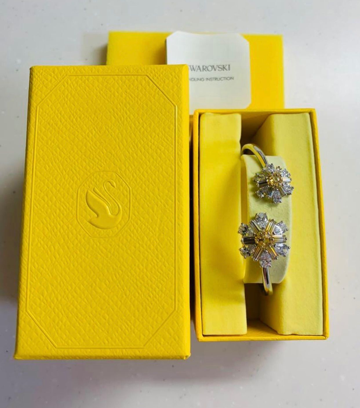 スワロフスキーSwarovski Idyllia バングル フラワー イエロー M FORTGASGNV_COM_BR