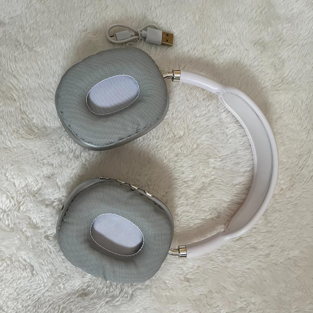 Beats ワイヤレスヘッドホン シルバー(超希少モデル)シルバー色限定モデル hq720.jpg?sqp=-