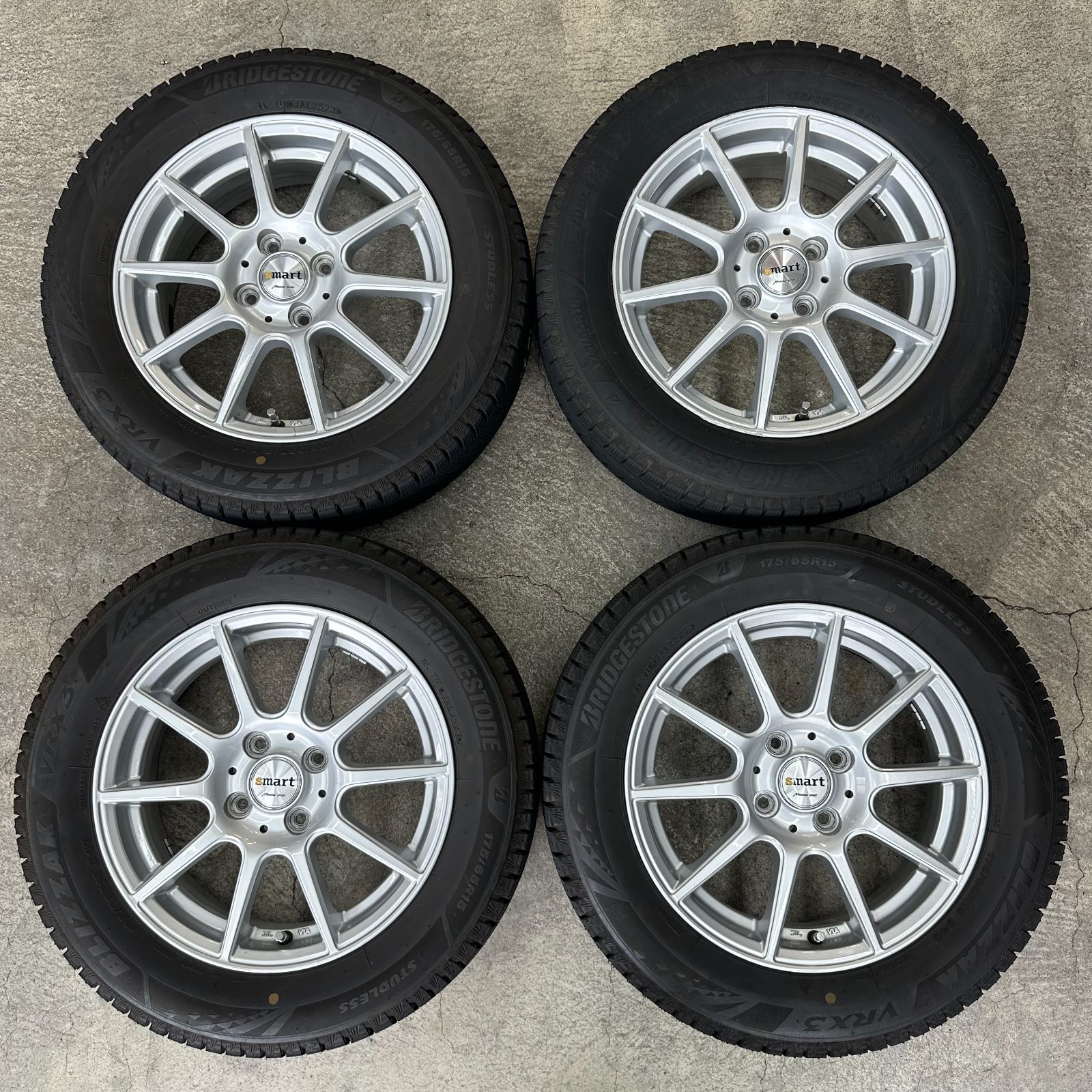 【領収書発行可】〈中古品〉23年製　VRX3　175/65R15　スタッドレス　ホイールセット　アクア