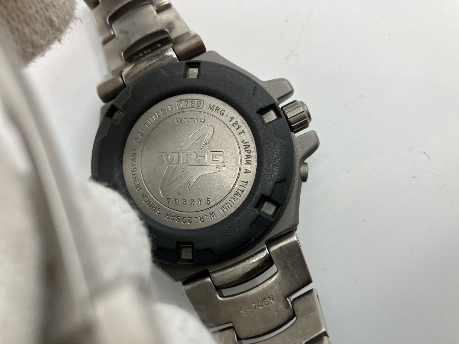 カシオ Gショック MR-G MRG-121T メンズ腕時計 チタン ケース幅46mm 腕回り18.5cm クオーツ 箱付 送料無料 カシオ Gショック MR-G MRG-121T メンズ腕時計 チタン ケース幅46mm 腕