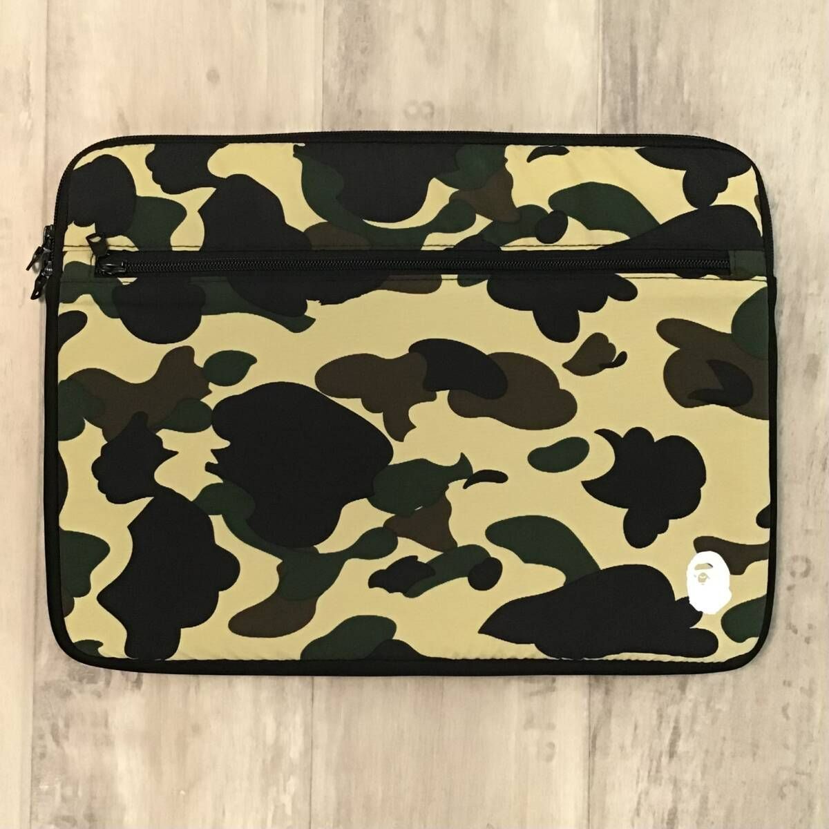 ベイシングエイプ　15インチPCケース BAPE 15インチ PCケース a bathing ape 1st camo yellow PC case