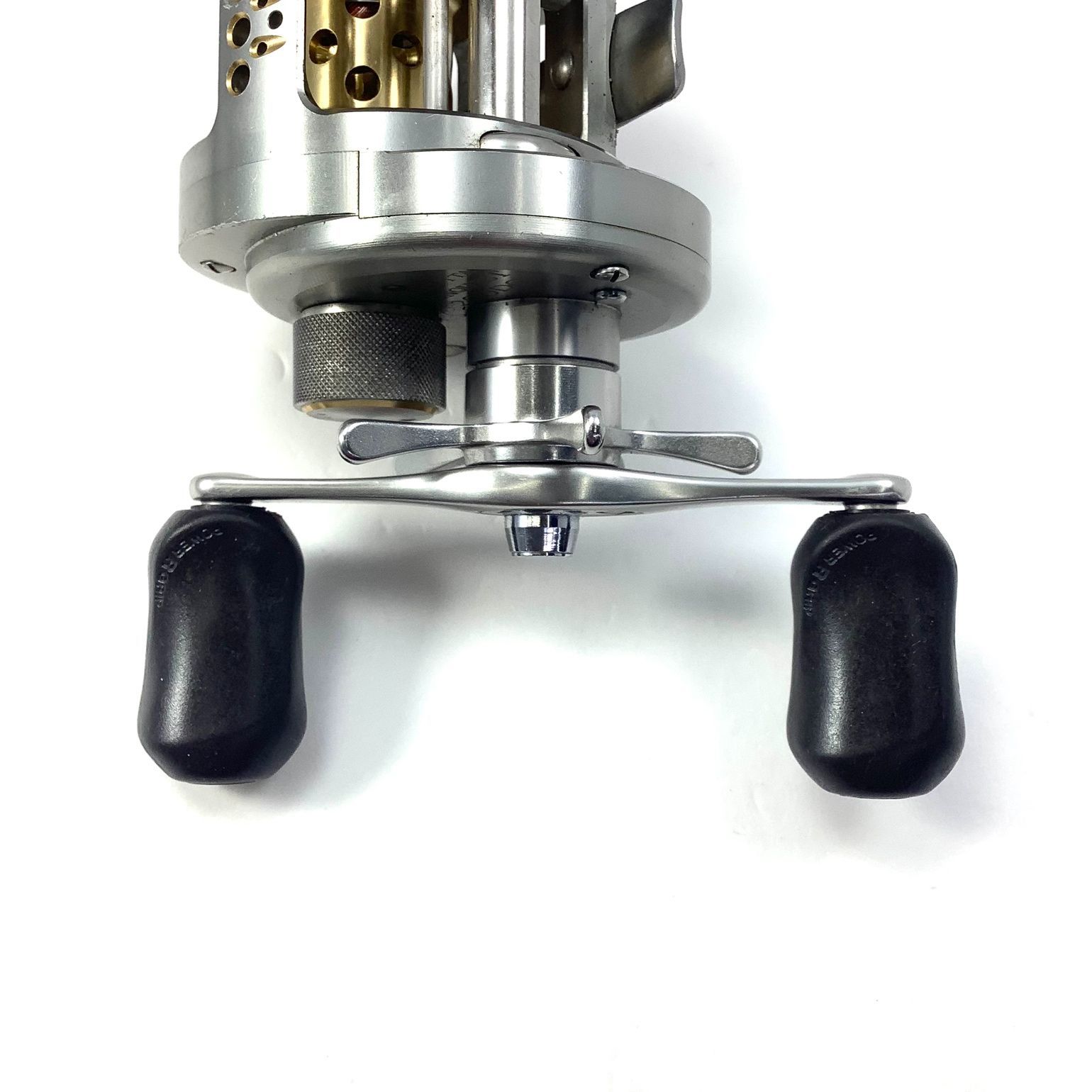 シマノ　ベイトリール　　カルカッタ２００ＤＣ シマノ(SHIMANO) 20カルカッタ コンクエスト DC 200HG RIGHT