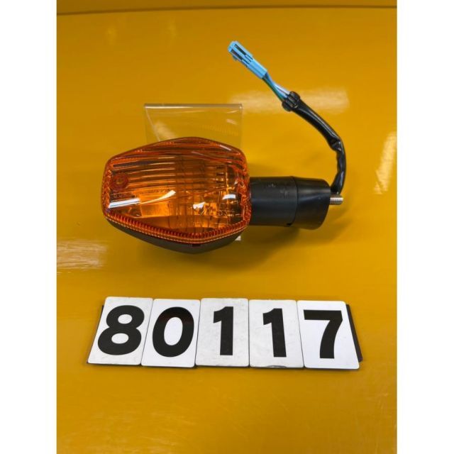 80117 HONDA ホンダ CB400SB スーパーボルドール NC42 純正 右側 フロントウインカー 33400-MFM-BA2