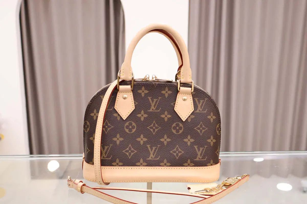 Louis Vuitton(ルイヴィトン) アルマ BB トートバッグ