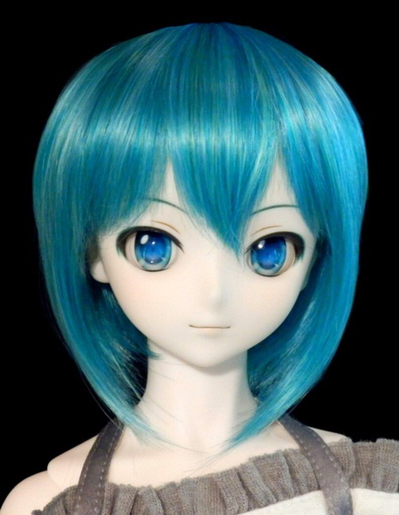 耐熱ドールウィッグ　【ひめかずら】 前下がりボブ ミックスエメラルド L