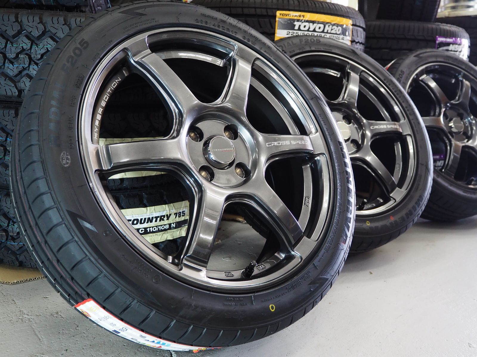 [業販品] [17インチ] [軽量] [CROSS SPEED HYPER EDITION RS6] (DBK) 6.5J+45 4-100 215/45R17 コンパクトカー クロススピード