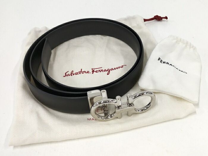 Salvatore Ferragamoガンチーニレザー ベルト黒×クリーム未使用 Salvatore Ferragamo ガンチーニ レザー ベルト ブラック 23B559