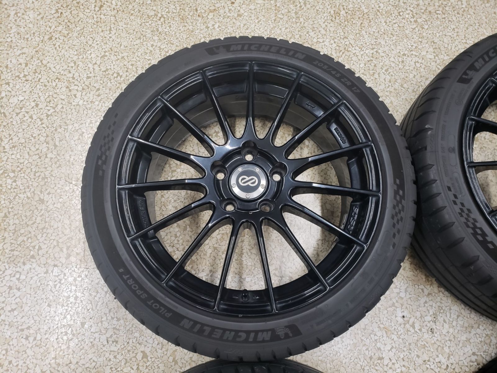ENKEI　RS05 17インチ　7J＋48　PCD100 Yahoo!オークション - ホイール ENKEI RS05 17インチ 7J +48