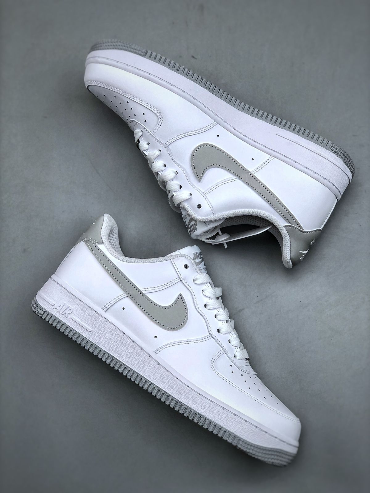 新品 NIKE ナイキ スニーカー エアフォース NIke Air Force 1'07 Low fj4146-100 スニーカー メンズ レディース ローカット 男女兼用 並行輸入品