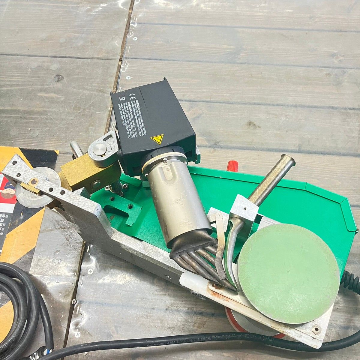 ライスター LEISTER CH-6060 Sarnen UNIFLOOR 熱風式自動溶接機