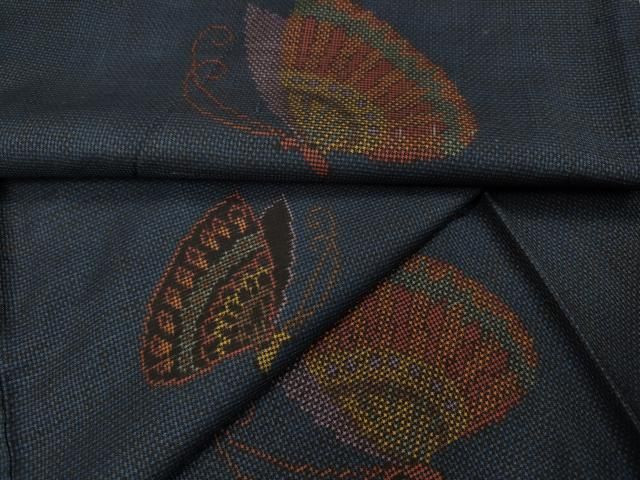 平和屋着物●本場大島紬　7マルキ　舞蝶文　正絹　逸品　未使用　CAAY4983ut 平和屋着物○本場大島紬 7マルキ 舞蝶文 正絹 逸品 未使用 CAAY4983ut