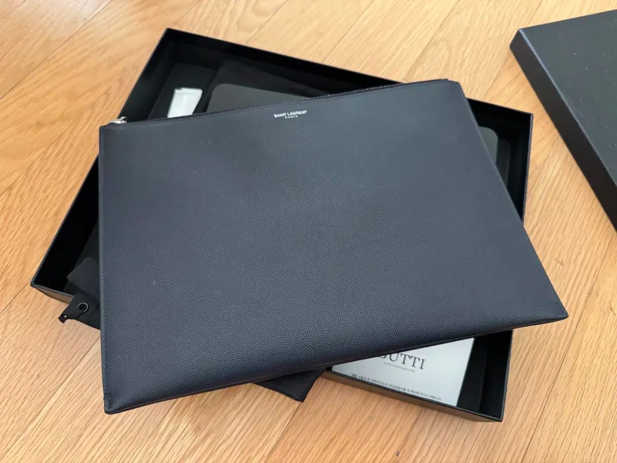 サンローラン メンズ クラッチバッグ