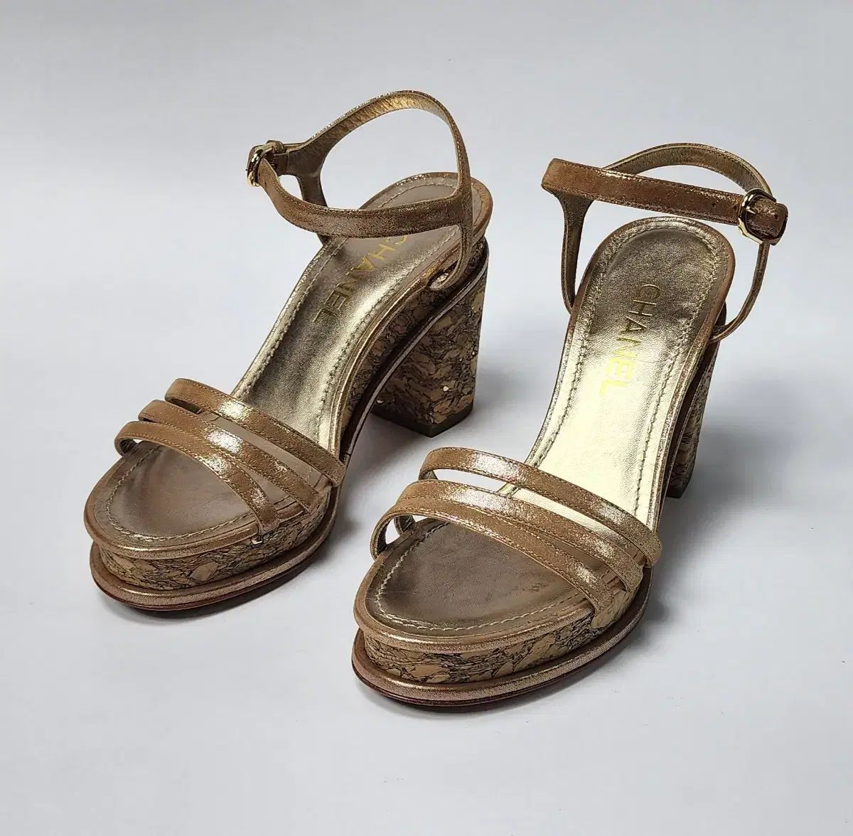 CHANEL(シャネル) CC ロゴ GOLD トン フラットフォーム サンダル 37 