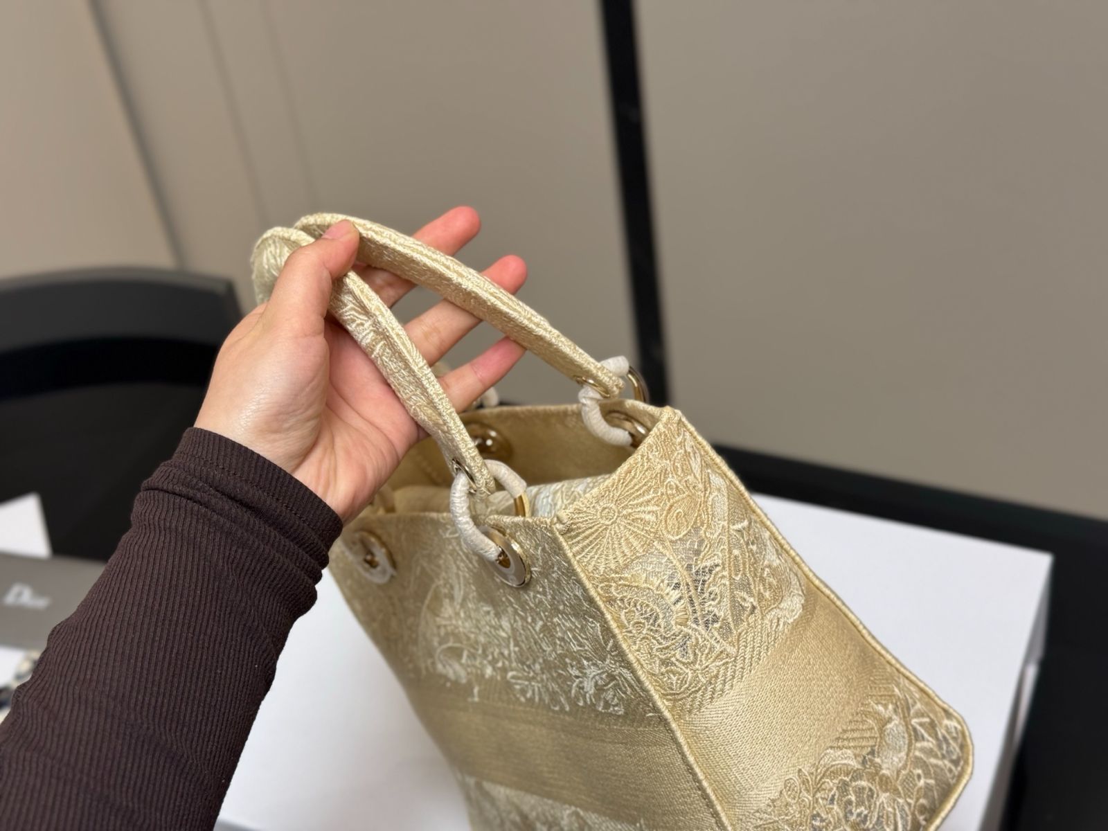 【エレガントな印象を♪】Dior ハンドバッグ 2024春新作バッグ】「ディオール（DIOR）」常に品を忘れずに