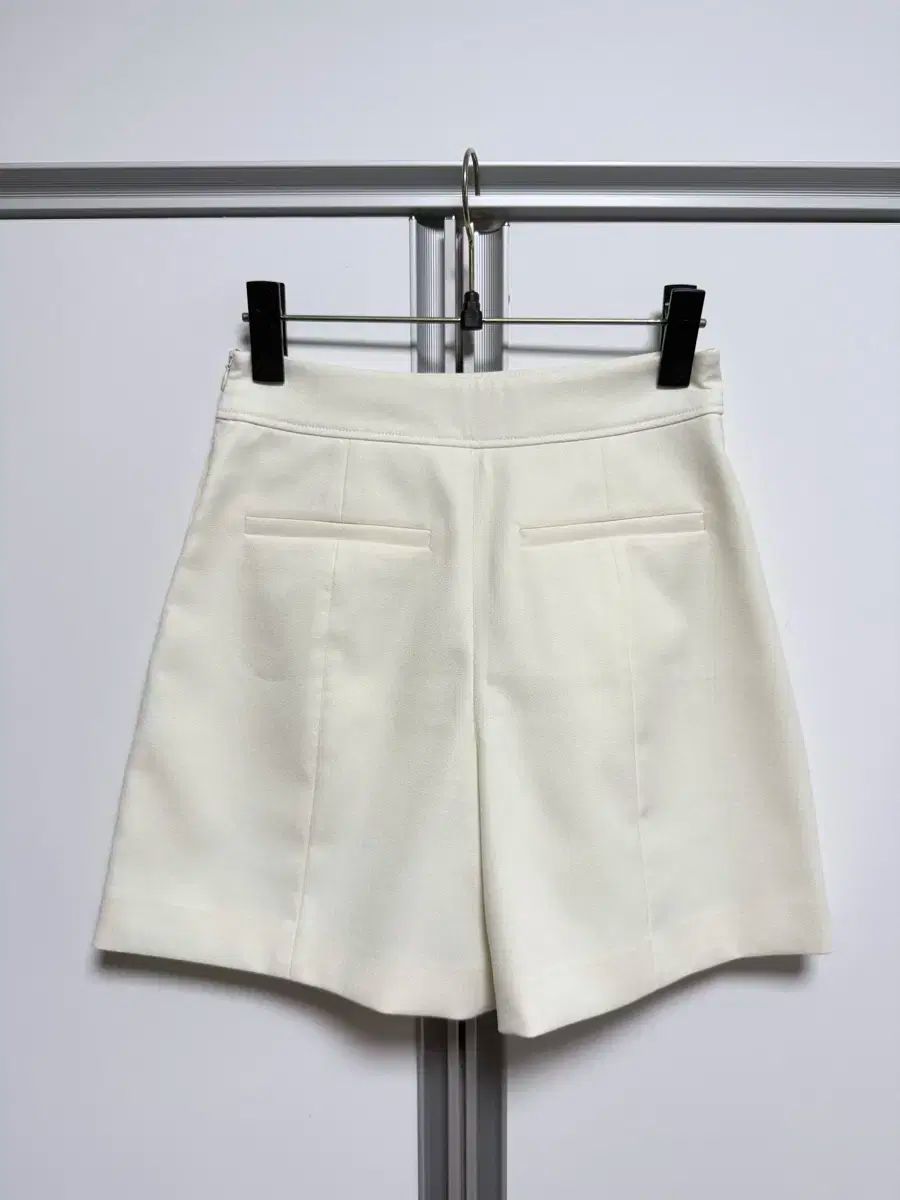 ハンサム オブジェ アイボリー ハーフパンツ