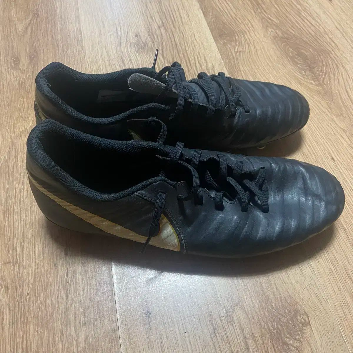 【雷市場（ポンジャン）商品韓国直送】 NIKE(ナイキ) ティエンポ サッカーシューズ 300