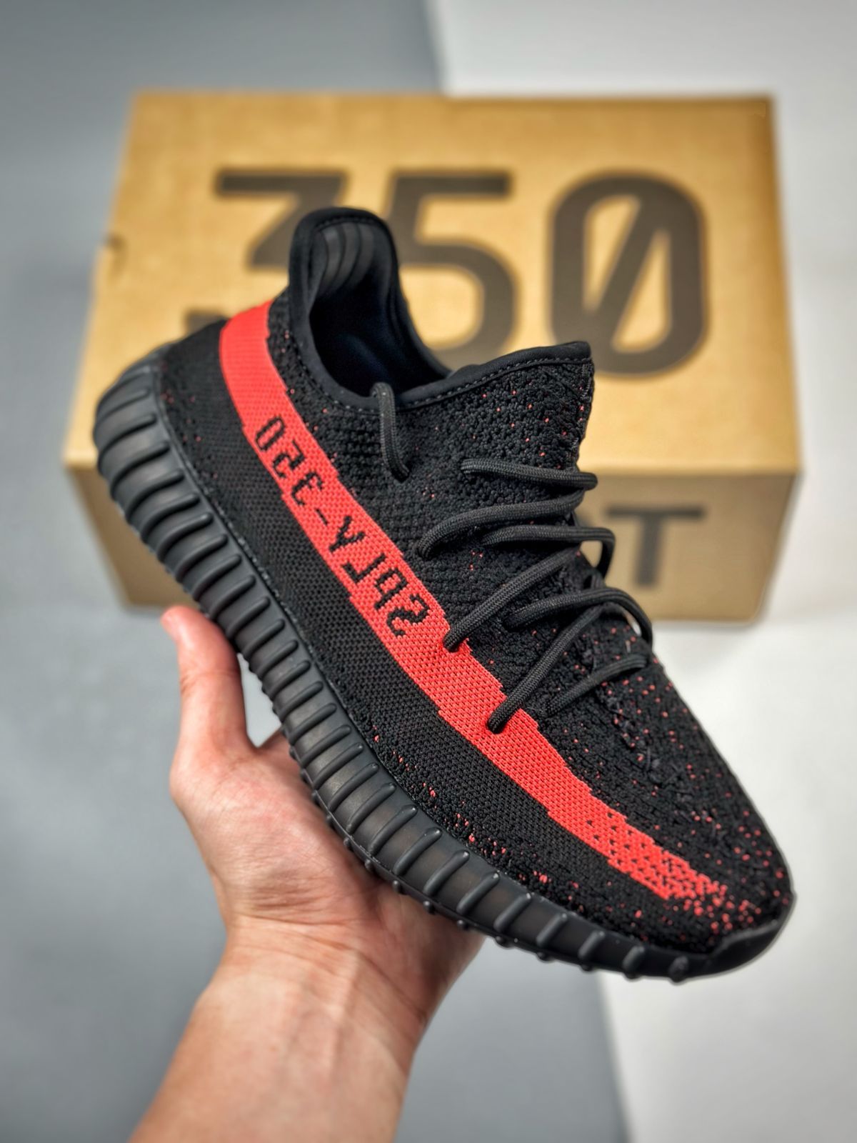 YEEZY BOOST 350 V2 / CORE BLACK/RED