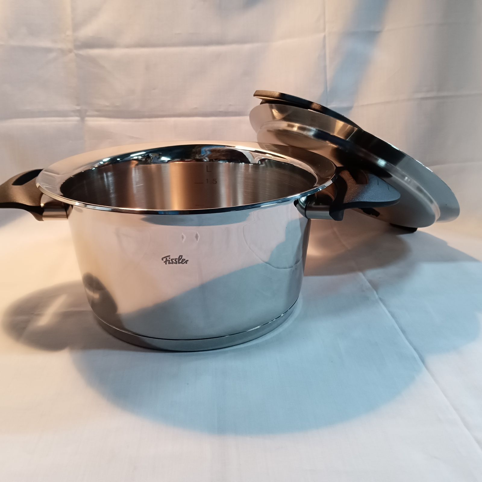 ♥ Fissler 18㎝ 2ℓ 両手鍋 き ｍ