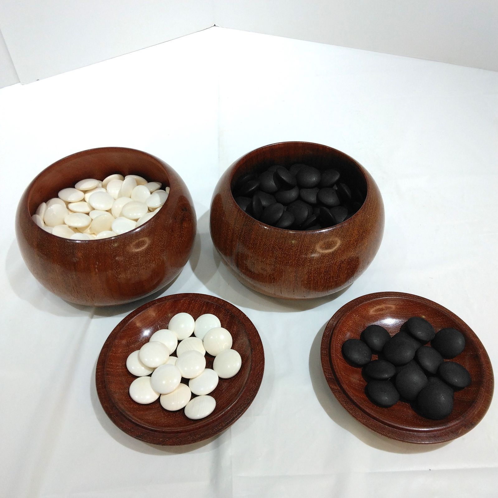 高級】碁石　蛤白石 181個　那智黒石 182個　木製碁笥付  囲碁  A227