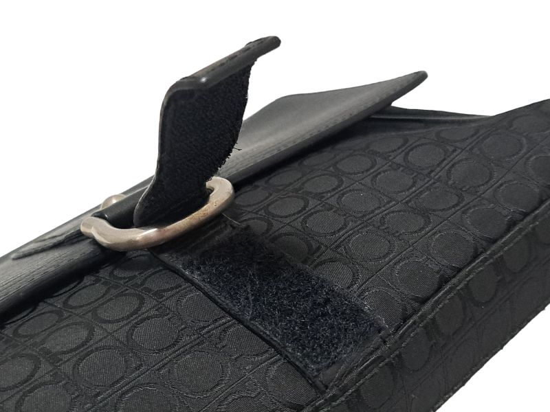 フェラガモ セカンドバッグ クラッチバッグ ガンチーニ レザー DS-24