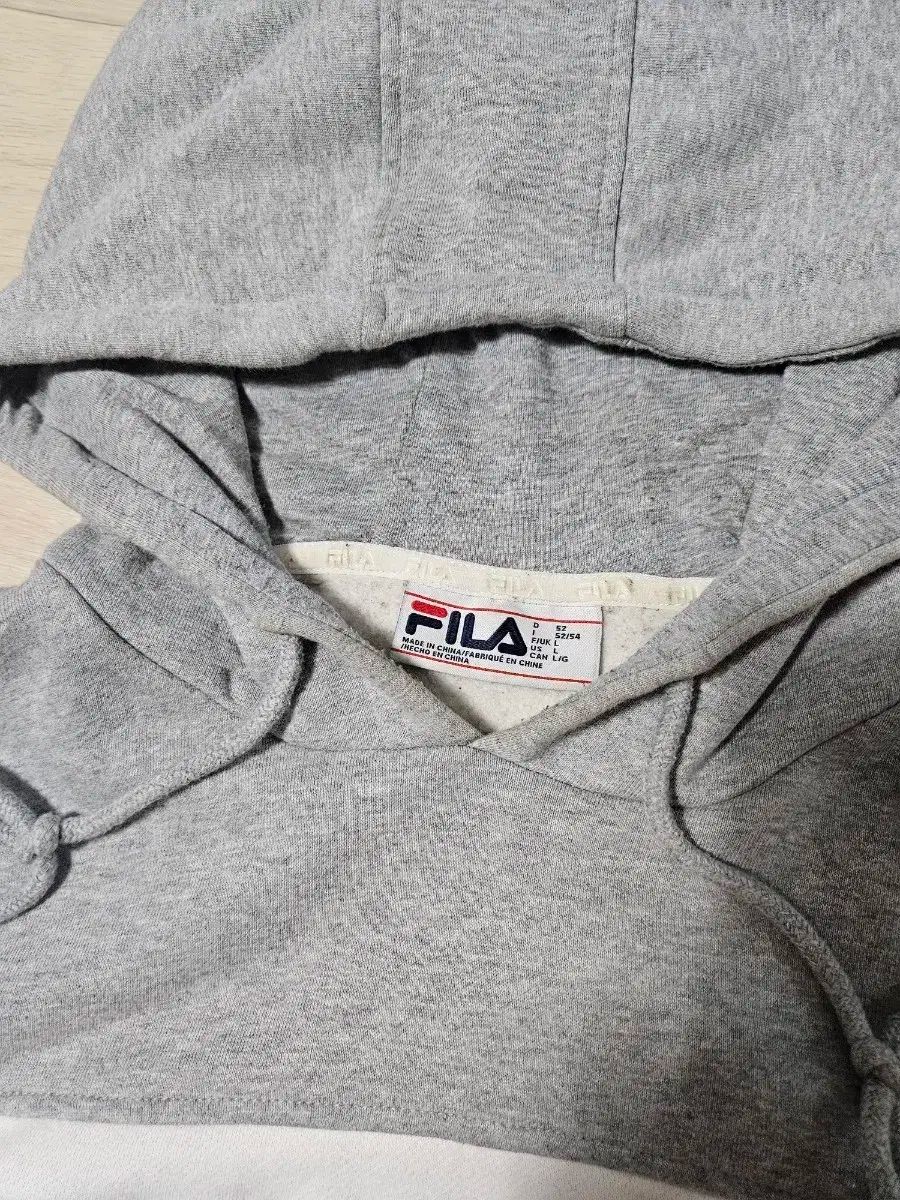 FILA(フィラ) グレー フード付きTシャツ L サイズ