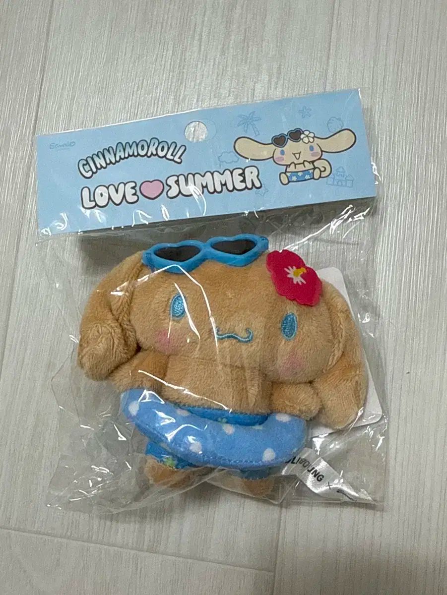 オリーブヤング　日焼けシナモン　キーホルダー シナモロール - オリーブヤング サンリオ 日焼け シナモンロール