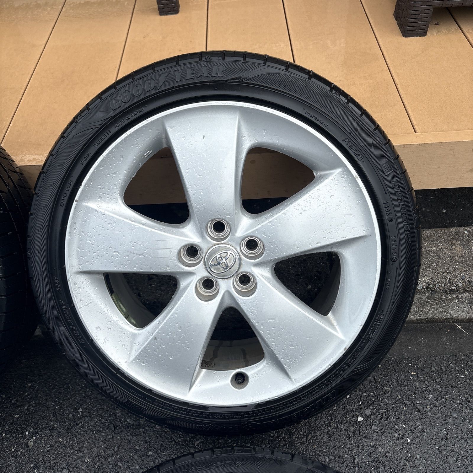 30 プリウス ツーリング 純正ホイールタイヤセット 215/45R17 17
