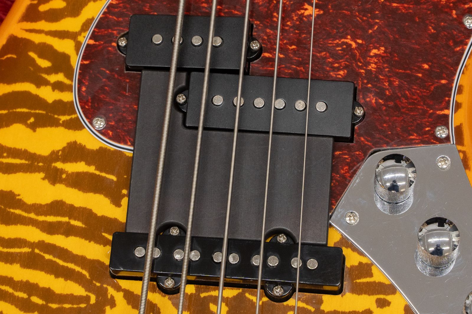 5弦ベース・woofy basses Poodle5 Orange・GIB used】woofy basses / Poodle 5 Orange 4.025kg【GIB横浜