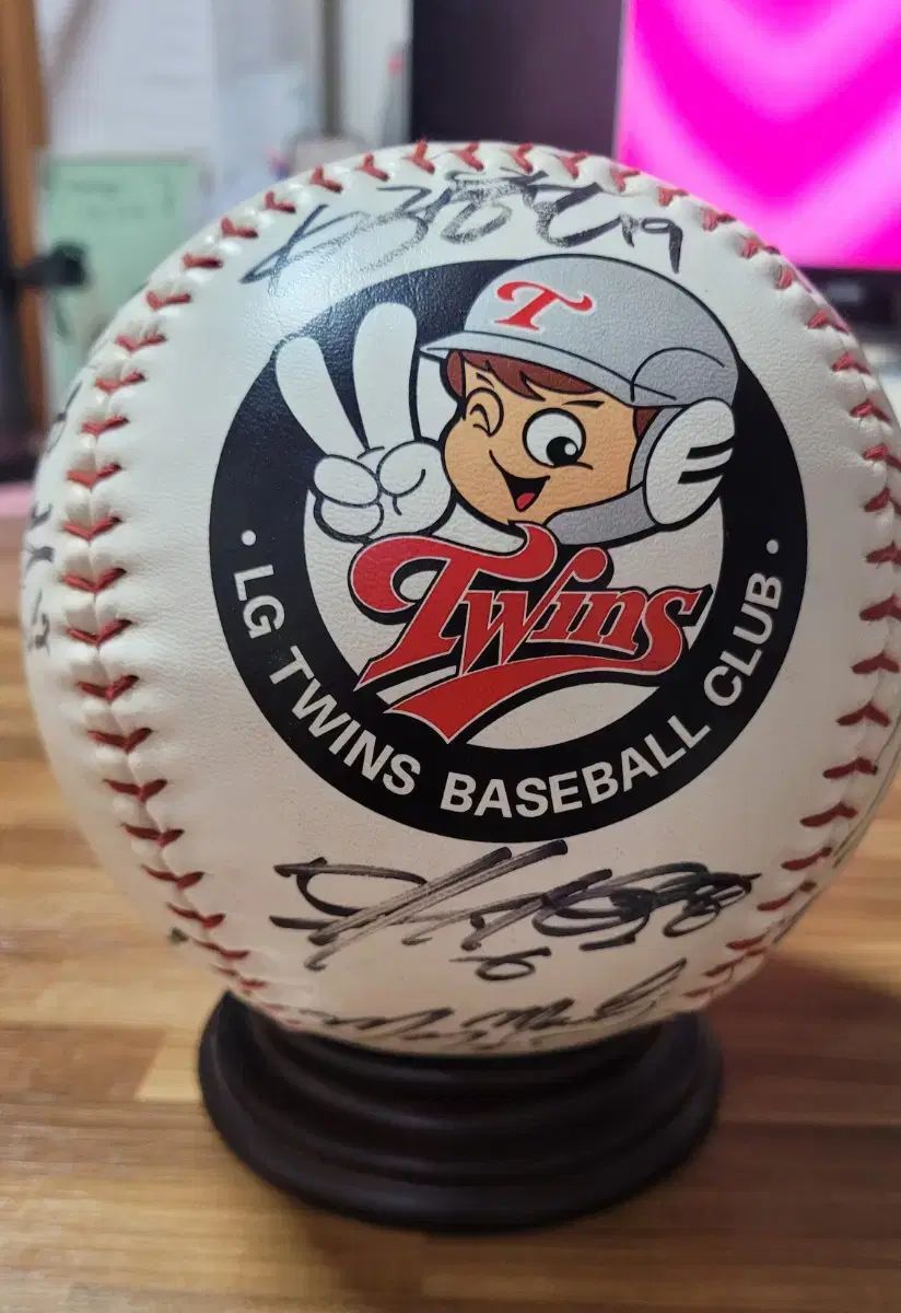 lg TWINS ツインズ 大面積 サイン入りサインボール