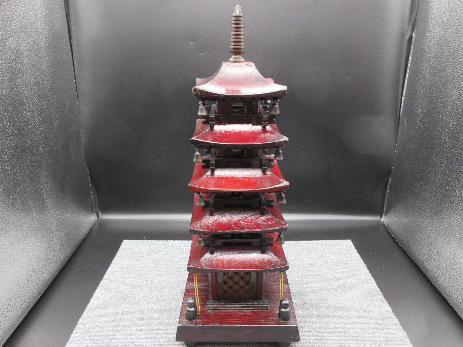 美品　大きめ五重塔　金属製　高さ79cm 置物　レトロ 昭和レトロ 特大 木製 五重塔 置物 オブジェ 飾り 寺院模型