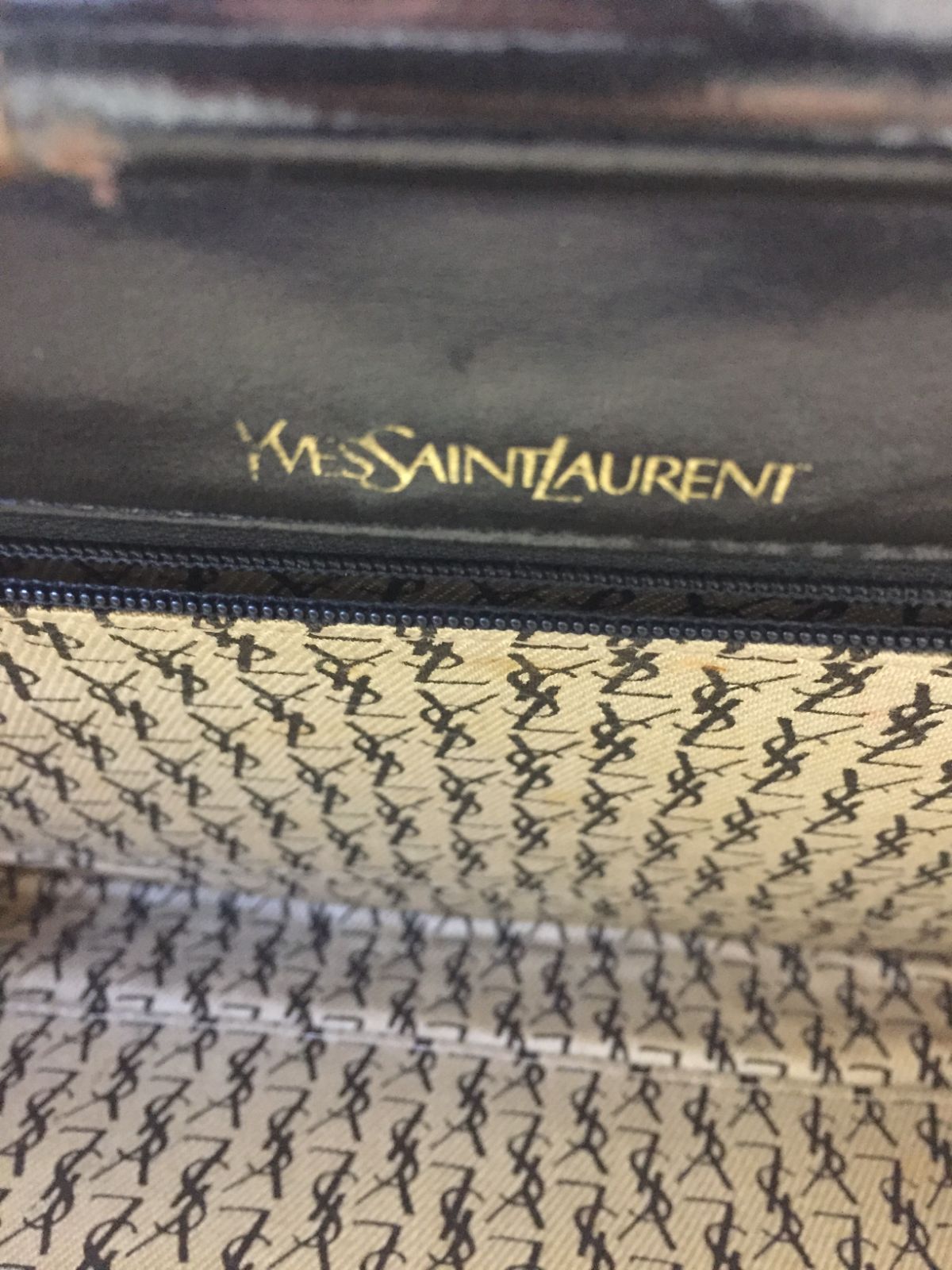 S【ヴィンテージ】イヴサンローラン Vステッチ クラッチバッグ YSL 