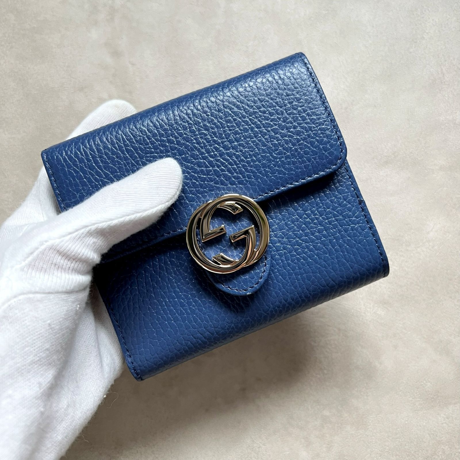 新品未使用タグ付き】GUCCI インターロッキング二つ折り財布 - メルカリ
