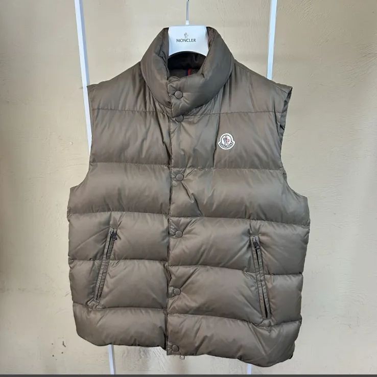 MONCLER モンクレールダウンベストベージュ系 ベージュ 2 着丈61