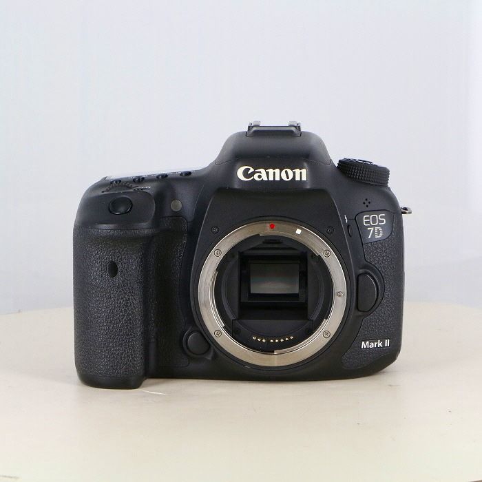 Canon EOS 7D MarkⅡ　ボディ　中古美品 中古】(キヤノン) Canon EOS 7D MARKII ボディ - メルカリ
