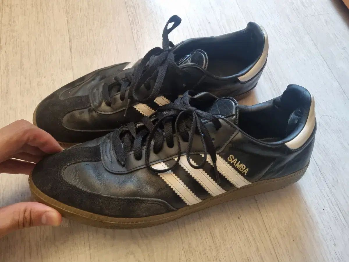 adidas(アディダス) サンバ 300 黒