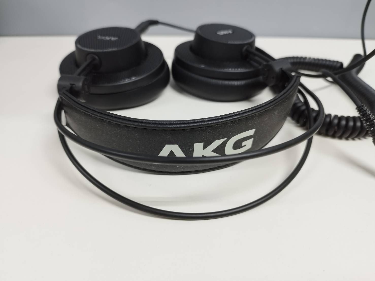 【新品未使用】AKG K245 オープンエアー型 ヘッドホン Amazon.co.jp: AKG K245-Y3 オープンエアー型 ヘッドホン ヒビノ