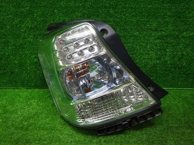 サイ　SAI　左テールレンズ　AZK10　前期　75-13　E トヨタ　LED玉切れなし　250712036