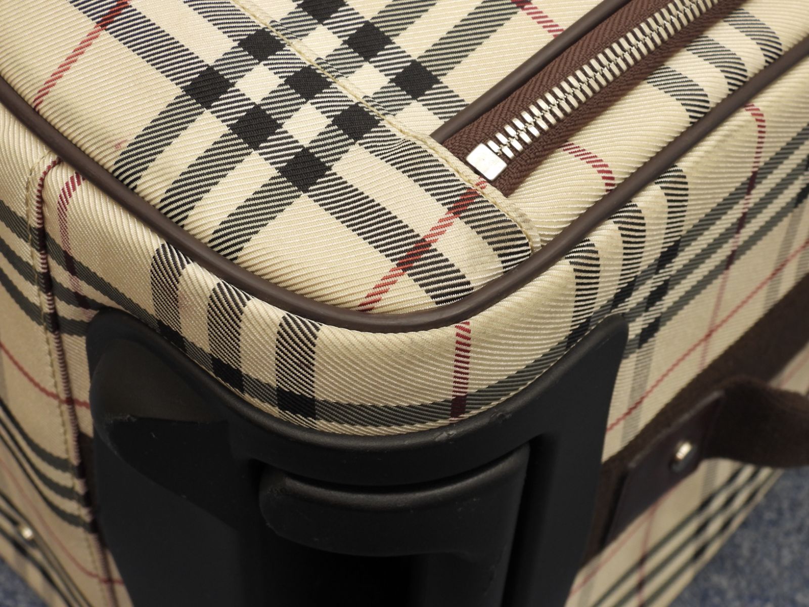 キャリーバッグ チェック