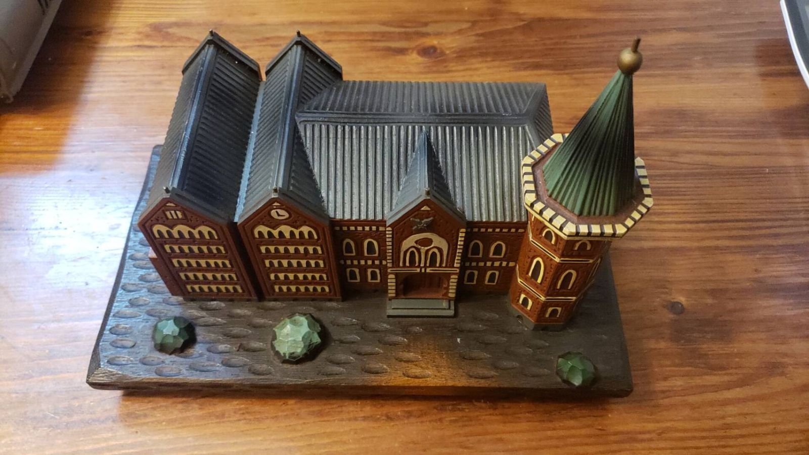 慶應義塾大学校舎モチーフ 卒業記念 オルゴール音確認品 年代物 木製 昭和レトロ Amazon | 慶應義塾大学校舎モチーフ 卒業記念 オルゴール音確認