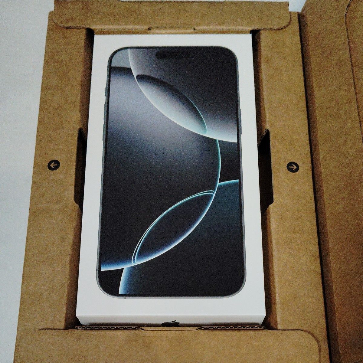 完全 iPhone 16 Pro Max 256GB ホワイトチタニウム SIMフリーモデル