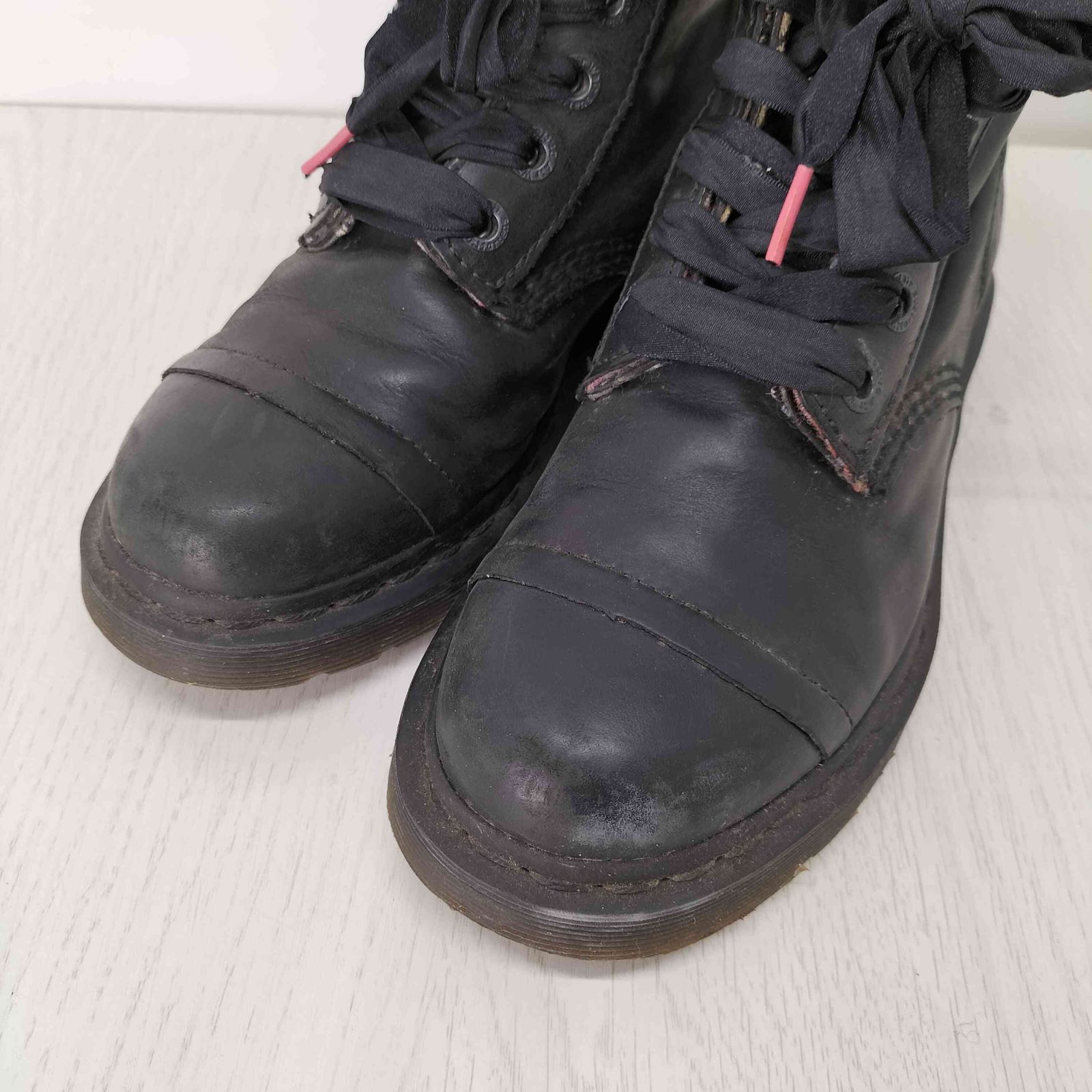 ドクターマーチン Dr.Martens 12105 8ホールブーツ 裏地チェック ドクターマーチン Dr.Martens 12105 8ホールブーツ 裏地チェック