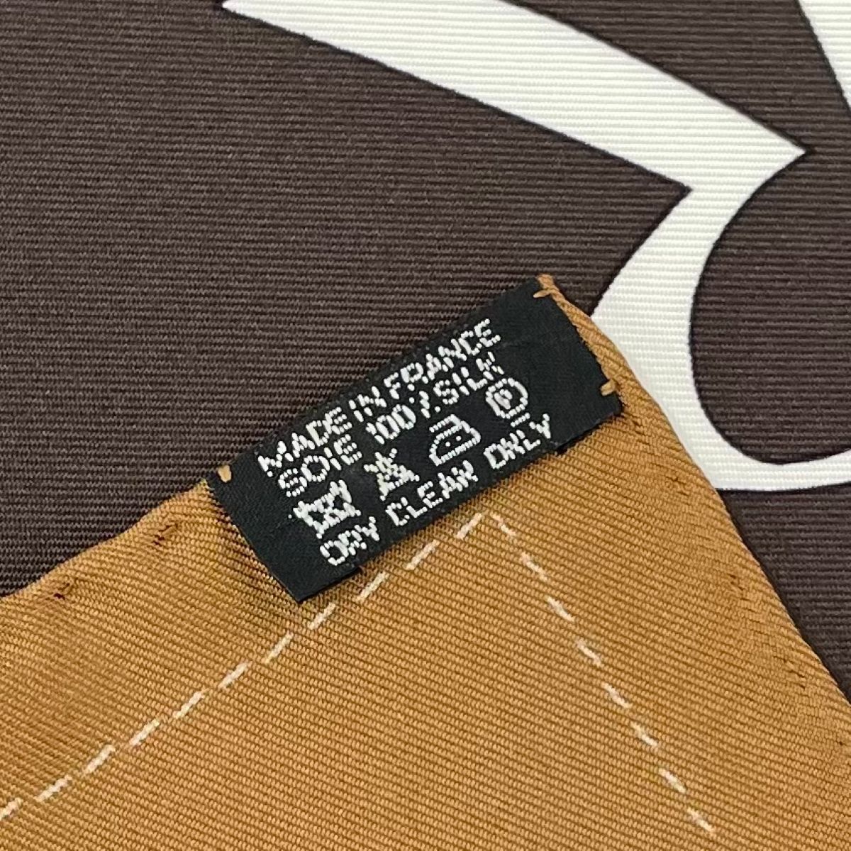 美品 HERMES エルメス  カレ90 MONSIEUR ET MADAME エルメス カレ90 Monsieur et Madame スカーフ シルク ブラウン