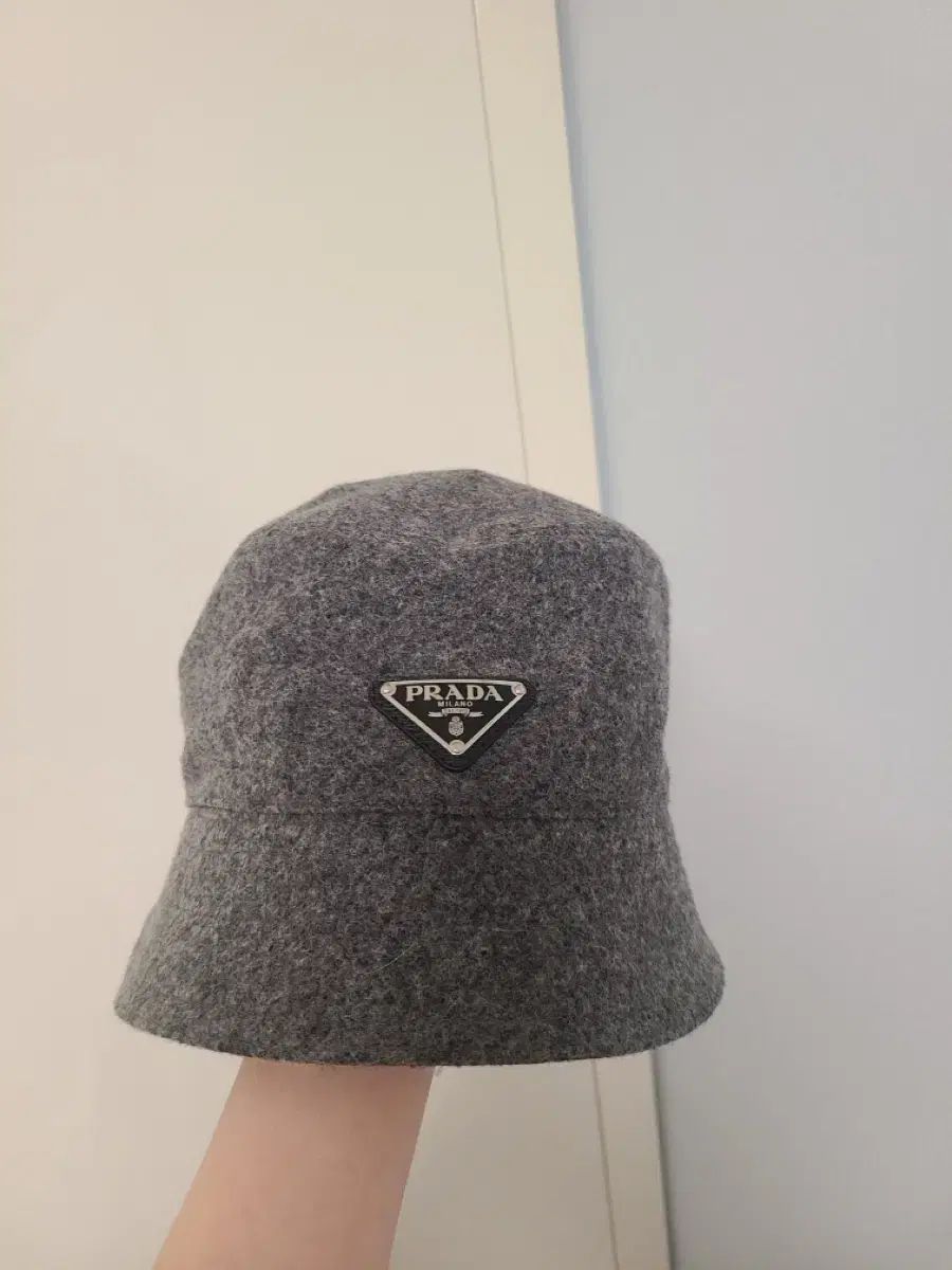  プラダ ウール ベレー帽 グレー その他 帽子