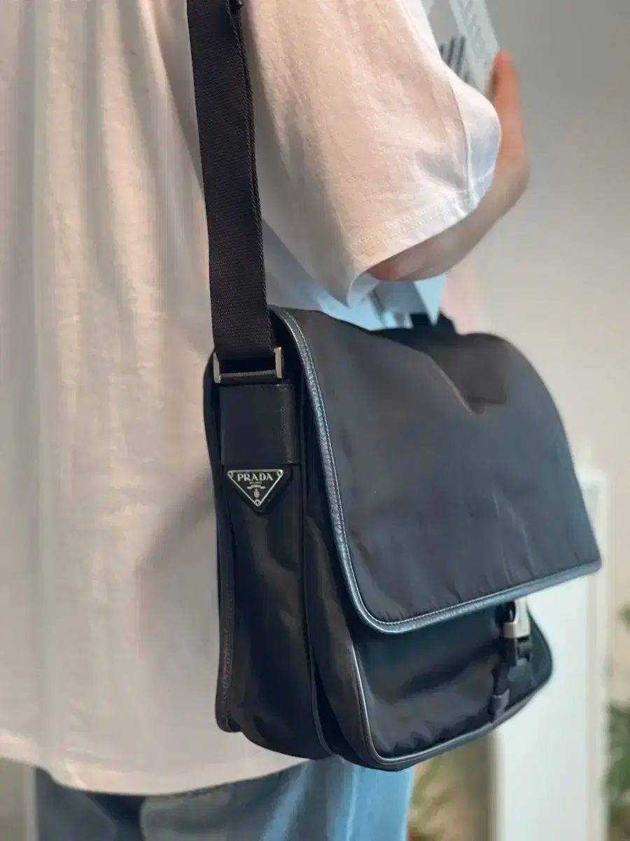 PRADA プラダ ナイロン バックル 留め金 メッセンジャーバッグ クロスバッグ ショルダーバッグ