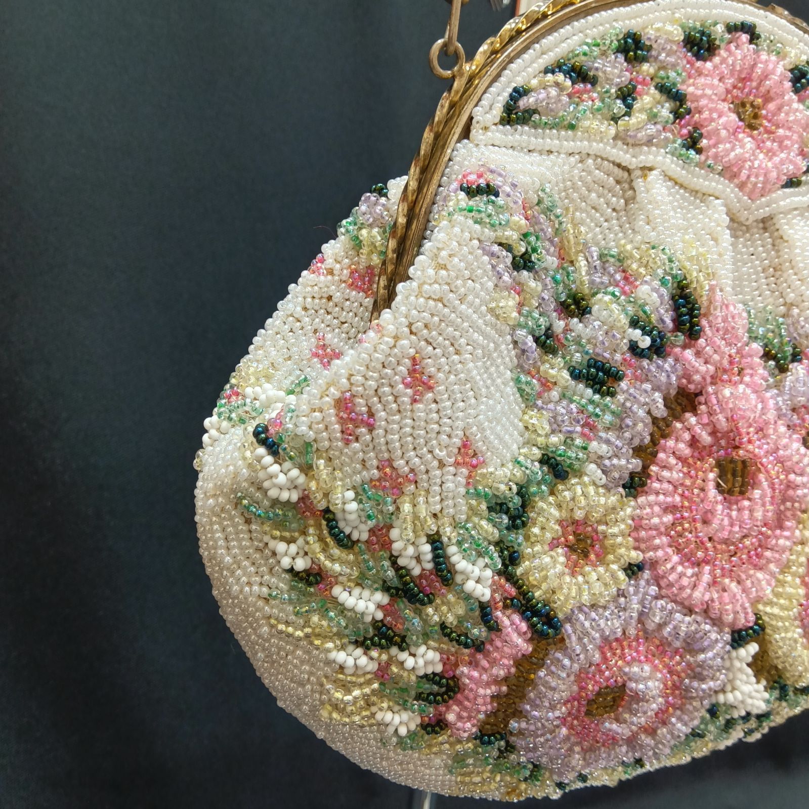 花柄ビーズ刺繍 がま口バッグ 総ビーズ　昭和レトロ 美品 1点物】ビーズバッグ 総ビーズ がま口 花柄 着物 和装 ビンテージ