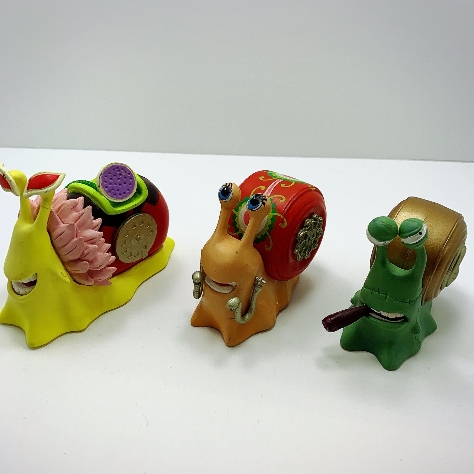 ONE PIECE ワンピース　でんでん虫　電伝虫　トラファルガー・ロー Amazon.co.jp: ロー 電伝虫 フィギュア ワンピース