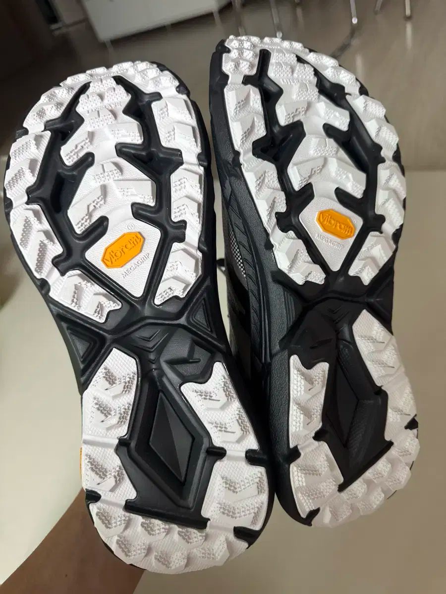 HOKA ONE ONE ホカオネオネ マップ速度 4 ライト TS 黒 285