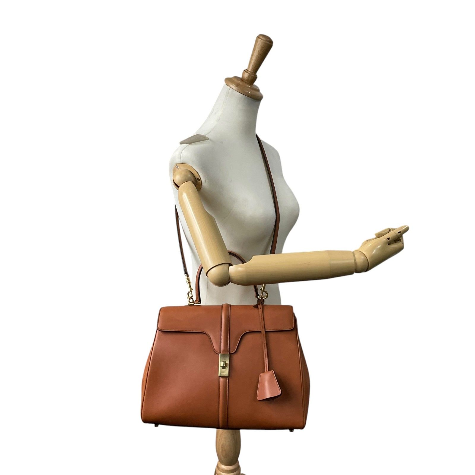 美品】CELINE セリーヌ スモール セーズ16 ハンドバッグ 2WAY 美品】CELINE セリーヌ スモール セーズ16 ハンドバッグ 2WAY