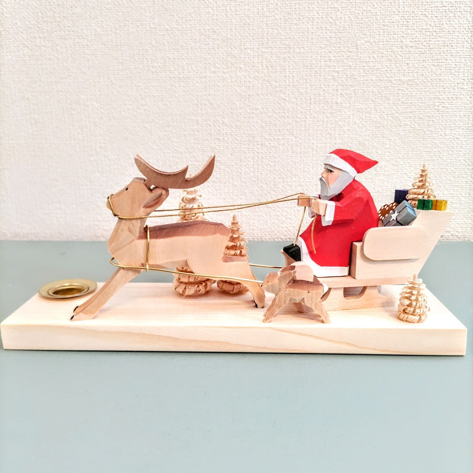 ドイツ工芸品 シカのソリに乗るサンタクロース キャンドル